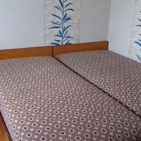 Ferienhaus Fur 9 Personen Ca 150 M In Fonyod, Westungarn Plattensee