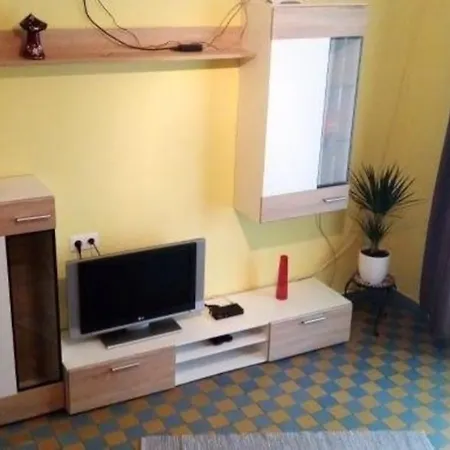Ferienhaus Fur 9 Personen Ca 150 M In Fonyod, Westungarn Plattensee * Fonyod